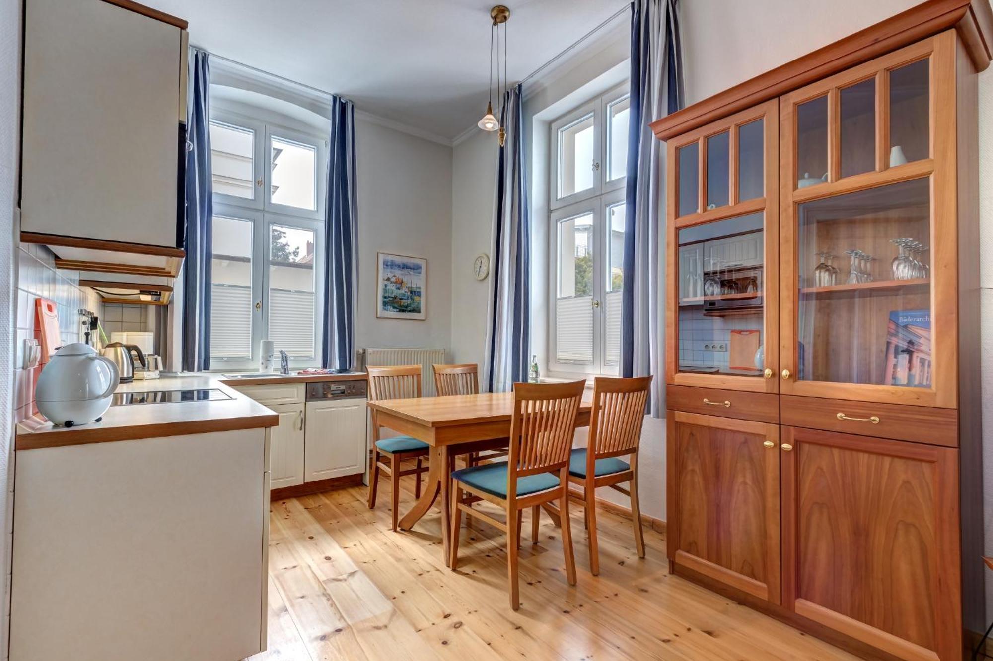 Villa Ahlbeck - Ferienwohnung Kuehlungsborn Heringsdorf Dış mekan fotoğraf