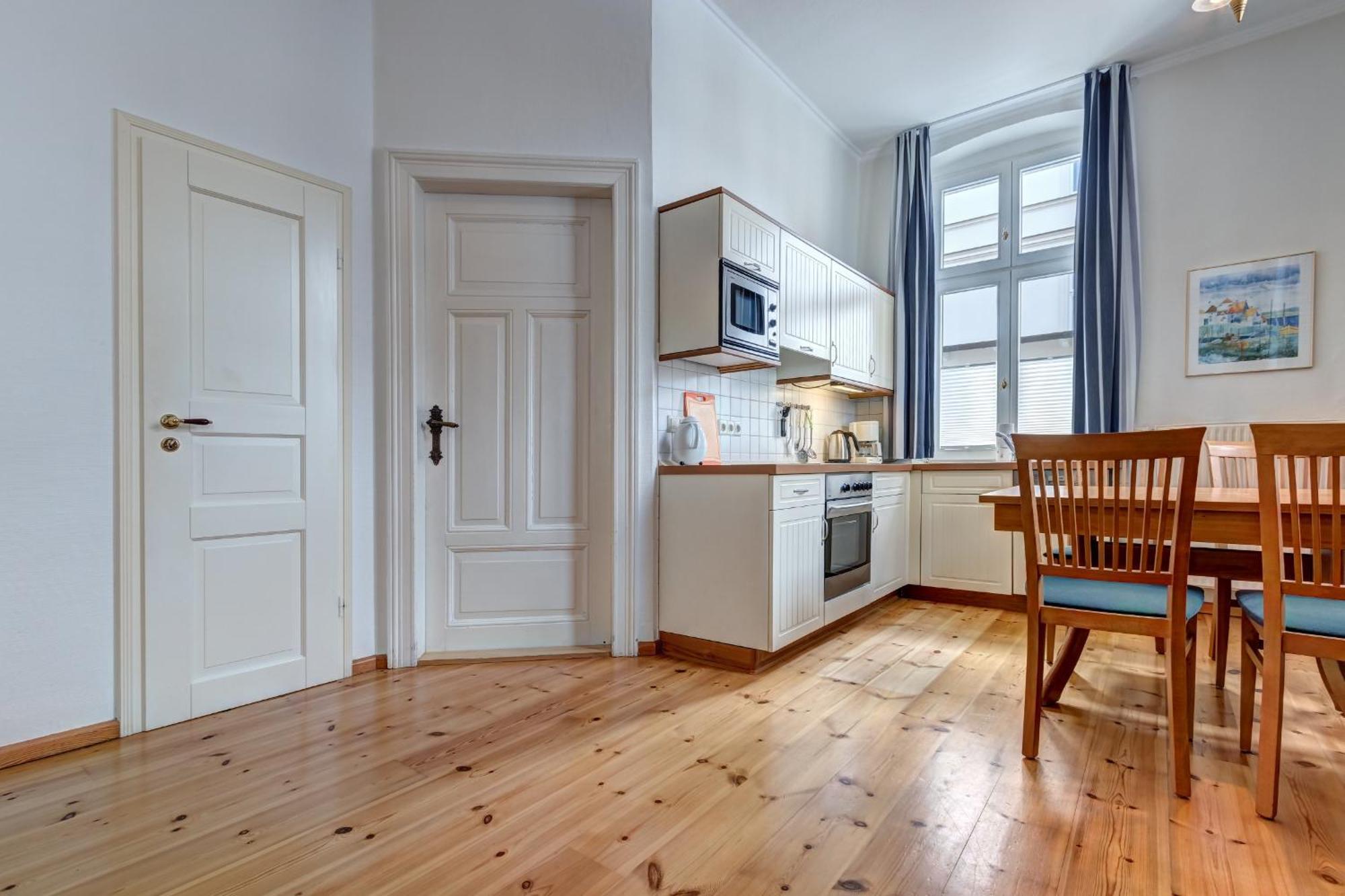 Villa Ahlbeck - Ferienwohnung Kuehlungsborn Heringsdorf Dış mekan fotoğraf
